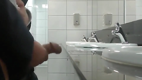 Shake that girl is a hot and ready to fuckboy