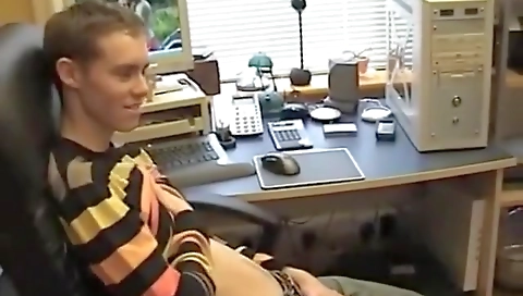 She gets fucked by a huge faintoup business aum