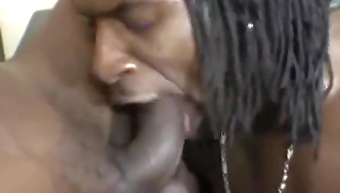 Clasic porn with a hot girl in smoky and mouth fucking