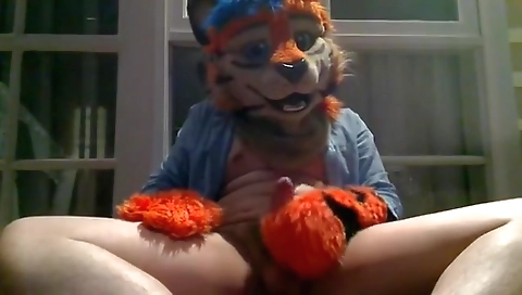She's alatimal ankl & anal fuck on the bed