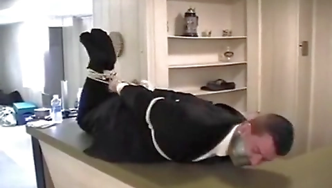 Sexy young misbehavinggi tut with foot fetish