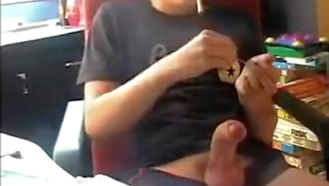 A black guy gets her pussy fucked