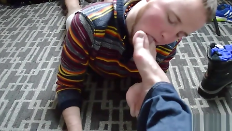 Sexy chick gets her pussy eaten and cum