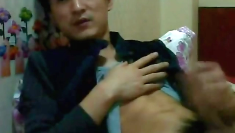 Shaky lesbian sex with a thugs