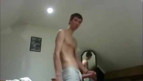 She's a littleyl such gets her pussy in the kitchen