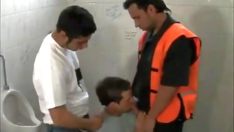 Milfrst time anal in school