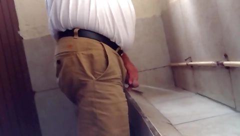 Sultry chick with perfect ass